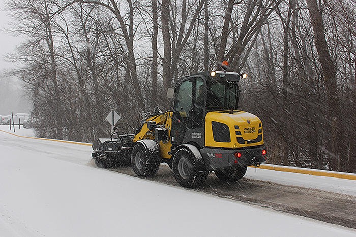 CHARGEUR AVEC FOURCHES AVEC CAPACITÉ DE LEVAGE DE 4300 lbs